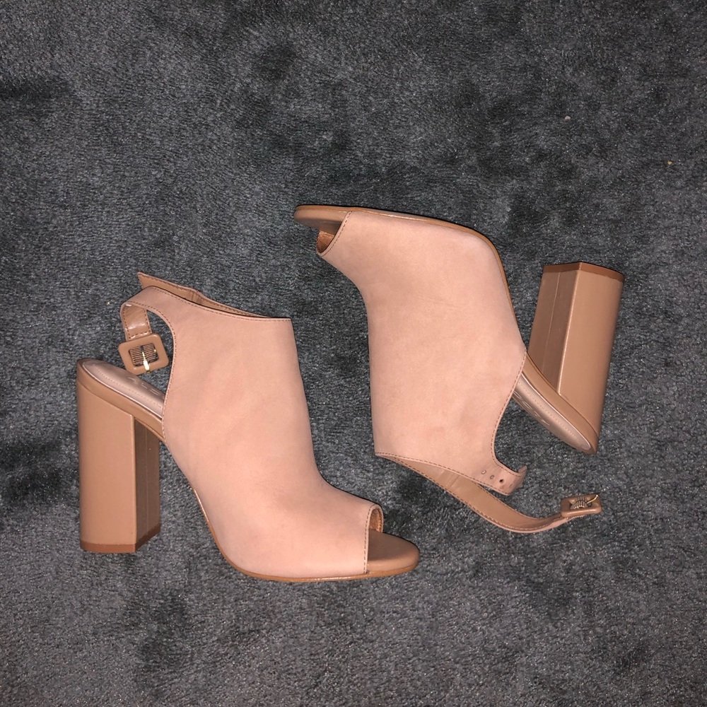 NWOT ALDO Juliusa Natural High heels